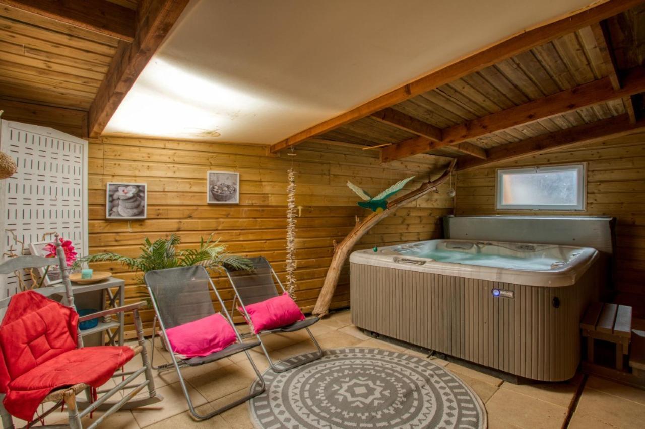 Le Moulin Du Bleufond Hotel Montignac-Lascaux Bagian luar foto