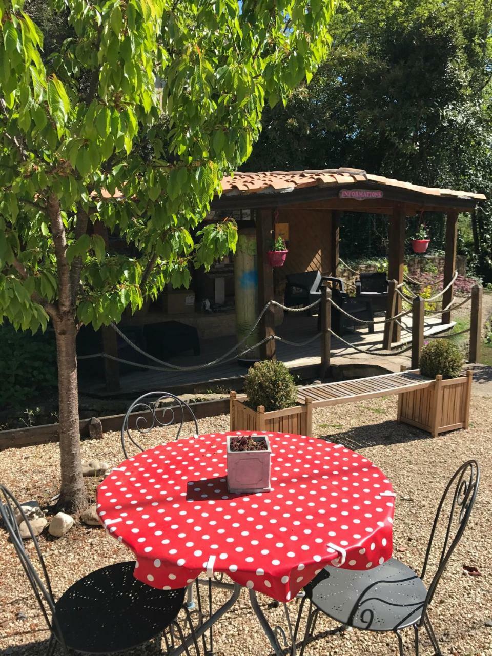 Le Moulin Du Bleufond Hotel Montignac-Lascaux Bagian luar foto