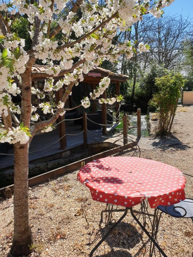 Le Moulin Du Bleufond Hotel Montignac-Lascaux Bagian luar foto